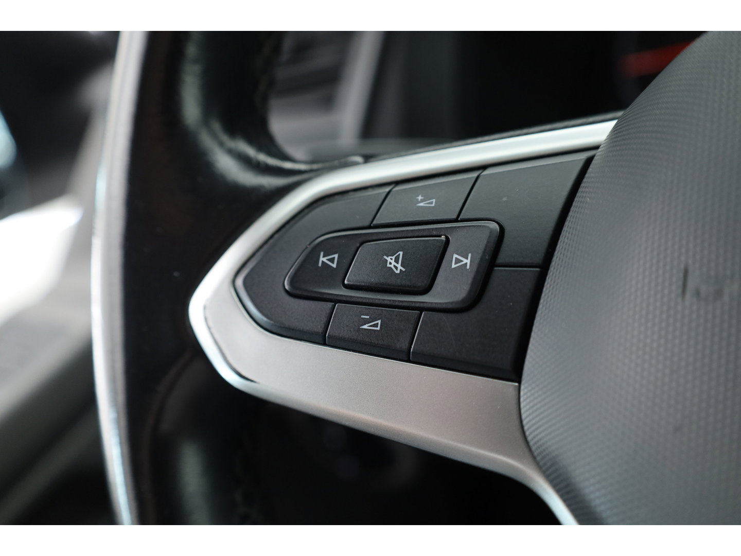 Volkswagen Transporter 2.0 TDI-150pk Automaat | L1H1 | Apple CarPlay & Android Auto | Camera | PDC V+A | Trekhaak | All Season | DAB