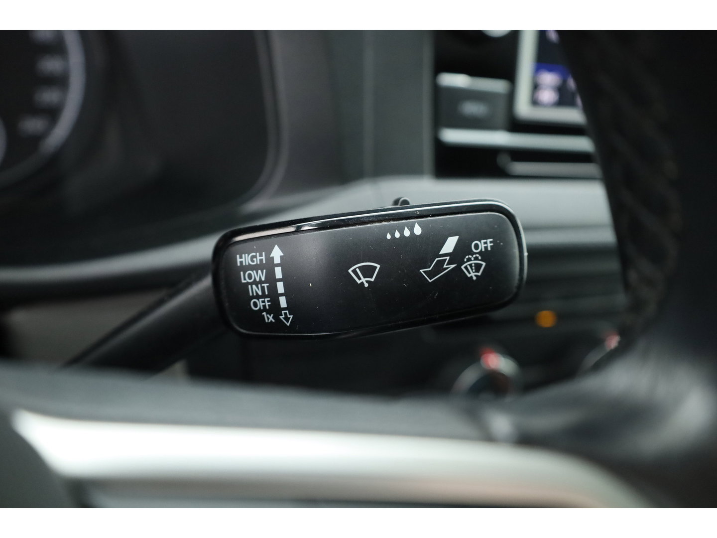 Volkswagen Transporter 2.0 TDI-150pk Automaat | L1H1 | Apple CarPlay & Android Auto | Camera | PDC V+A | Trekhaak | All Season | DAB