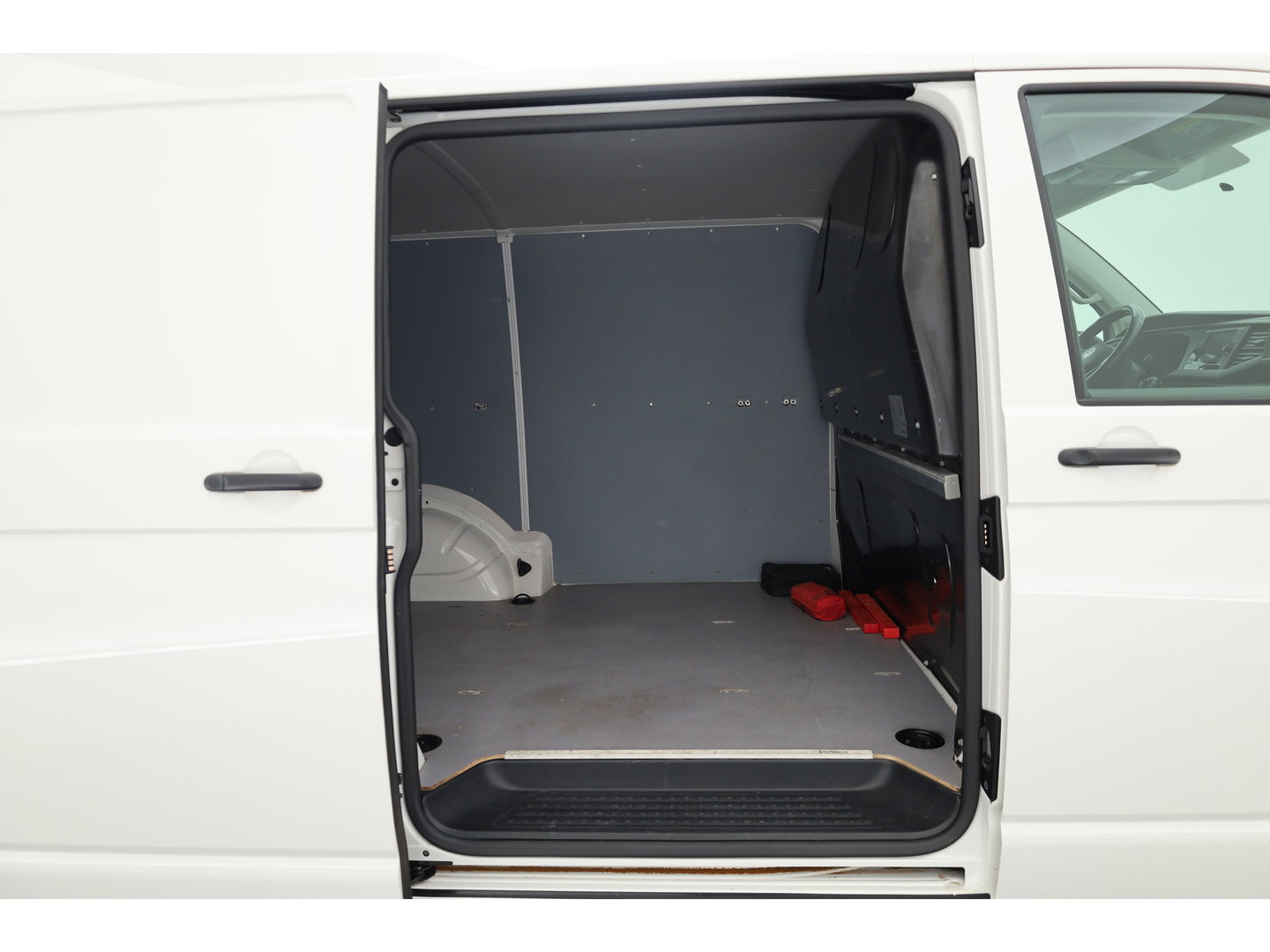 Volkswagen Transporter 2.0 TDI-150pk Automaat | L1H1 | Apple CarPlay & Android Auto | Camera | PDC V+A | Trekhaak | All Season | DAB