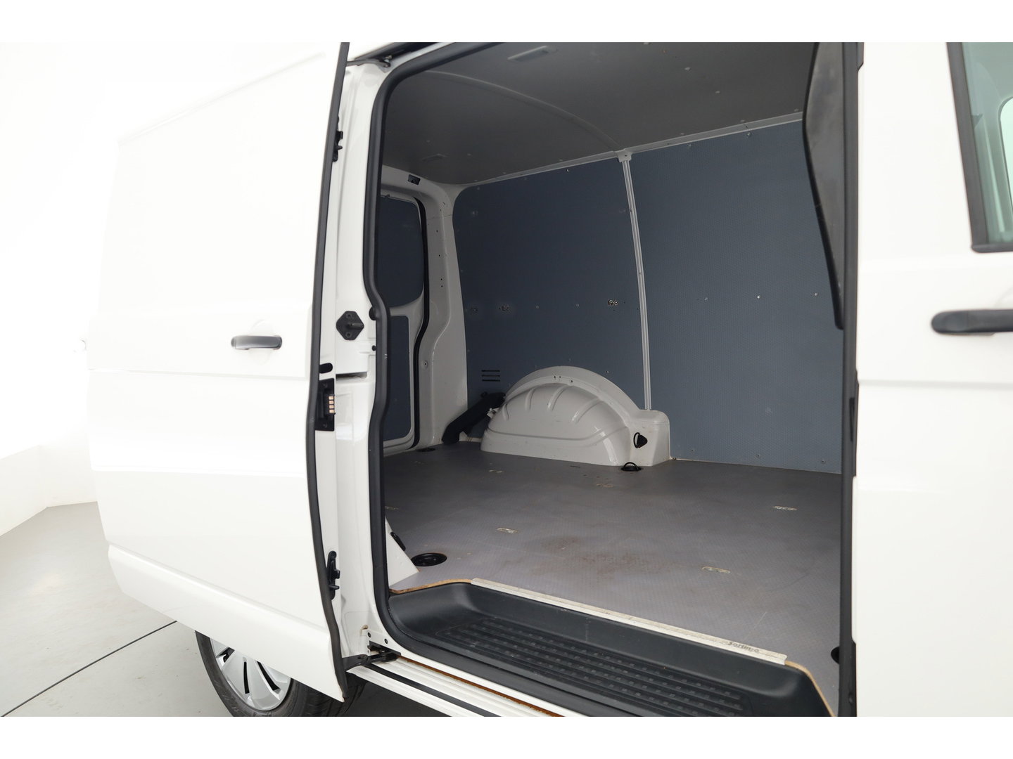 Volkswagen Transporter 2.0 TDI-150pk Automaat | L1H1 | Apple CarPlay & Android Auto | Camera | PDC V+A | Trekhaak | All Season | DAB