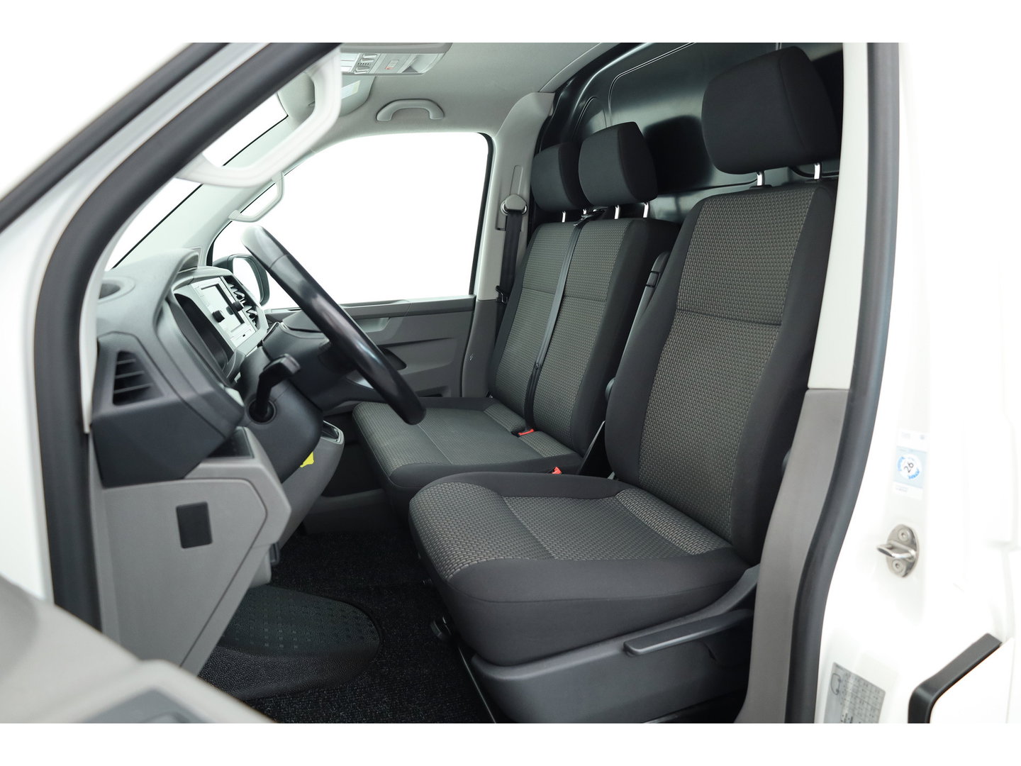 Volkswagen Transporter 2.0 TDI-150pk Automaat | L1H1 | Apple CarPlay & Android Auto | Camera | PDC V+A | Trekhaak | All Season | DAB