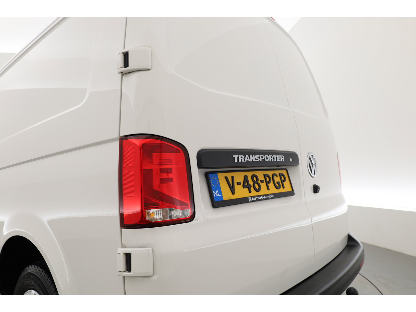 Volkswagen Transporter 2.0 TDI-150pk Automaat | L1H1 | Apple CarPlay & Android Auto | Camera | PDC V+A | Trekhaak | All Season | DAB