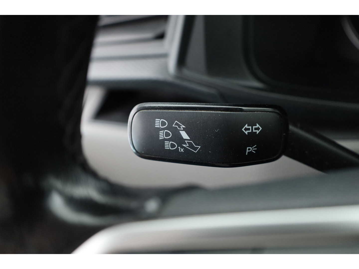 Volkswagen Transporter 2.0 TDI-150pk Automaat | L1H1 | Apple CarPlay & Android Auto | Camera | PDC V+A | Trekhaak | All Season | DAB