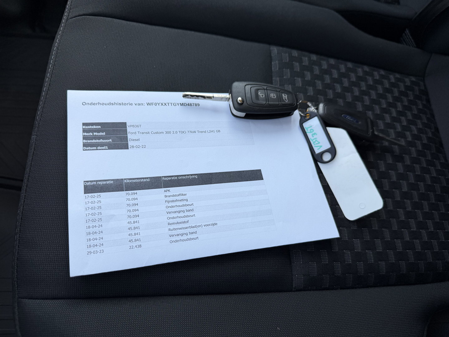 Ford Transit Custom 300 2.0 TDCI L2H1 Trend / vaste prijs rijklaar € 21.950 ex btw / dubbele schuifdeur / lease vanaf € 358 / airco / cruise / camera / pdc voor en achter / euro 6 / bpm vrij