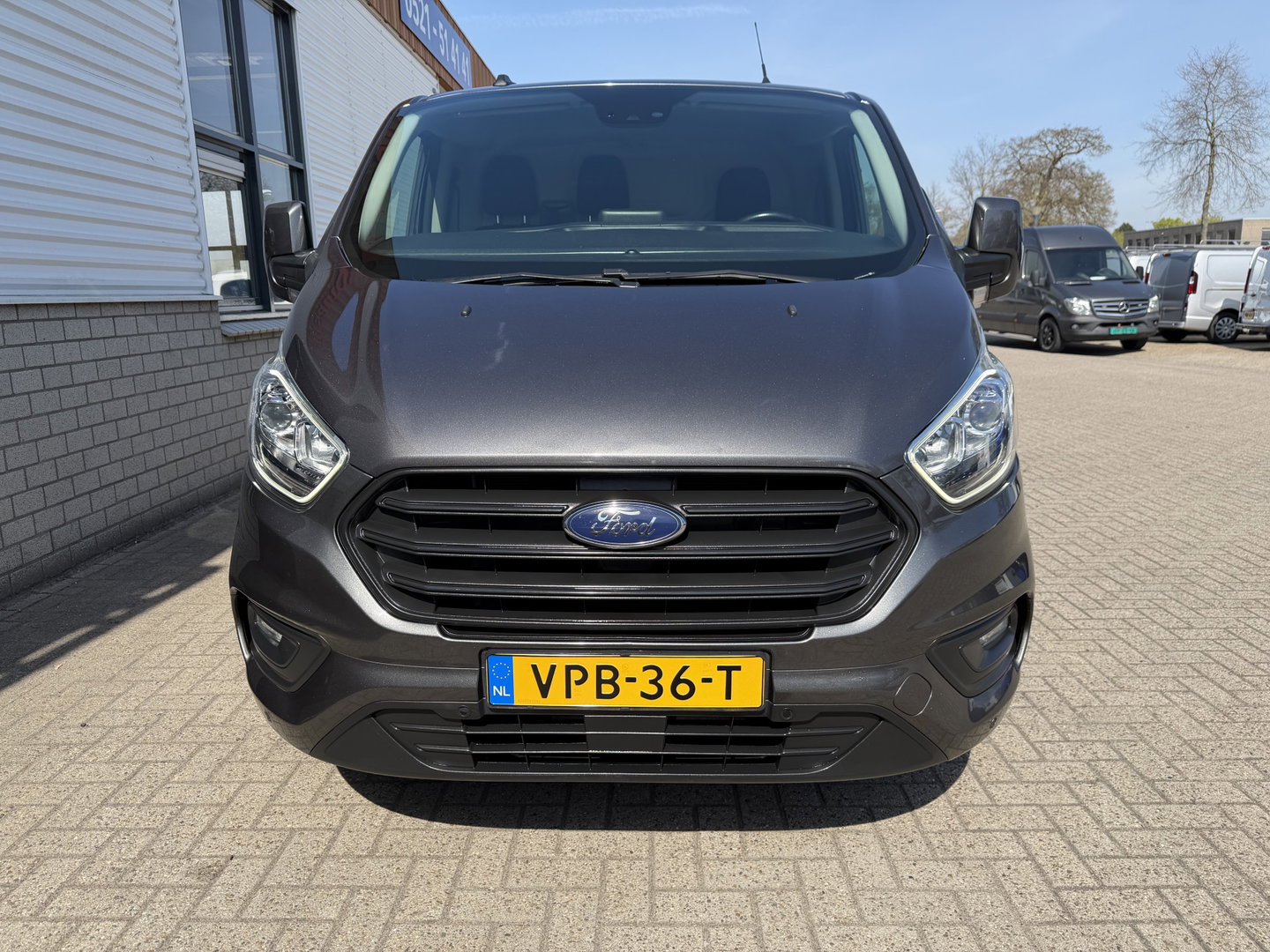 Ford Transit Custom 300 2.0 TDCI L2H1 Trend / vaste prijs rijklaar € 21.950 ex btw / dubbele schuifdeur / lease vanaf € 358 / airco / cruise / camera / pdc voor en achter / euro 6 / bpm vrij