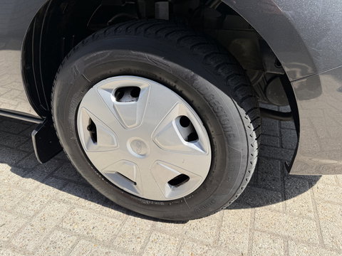 Ford Transit Custom 300 2.0 TDCI L2H1 Trend / vaste prijs rijklaar € 21.950 ex btw / dubbele schuifdeur / lease vanaf € 358 / airco / cruise / camera / pdc voor en achter / euro 6 / bpm vrij