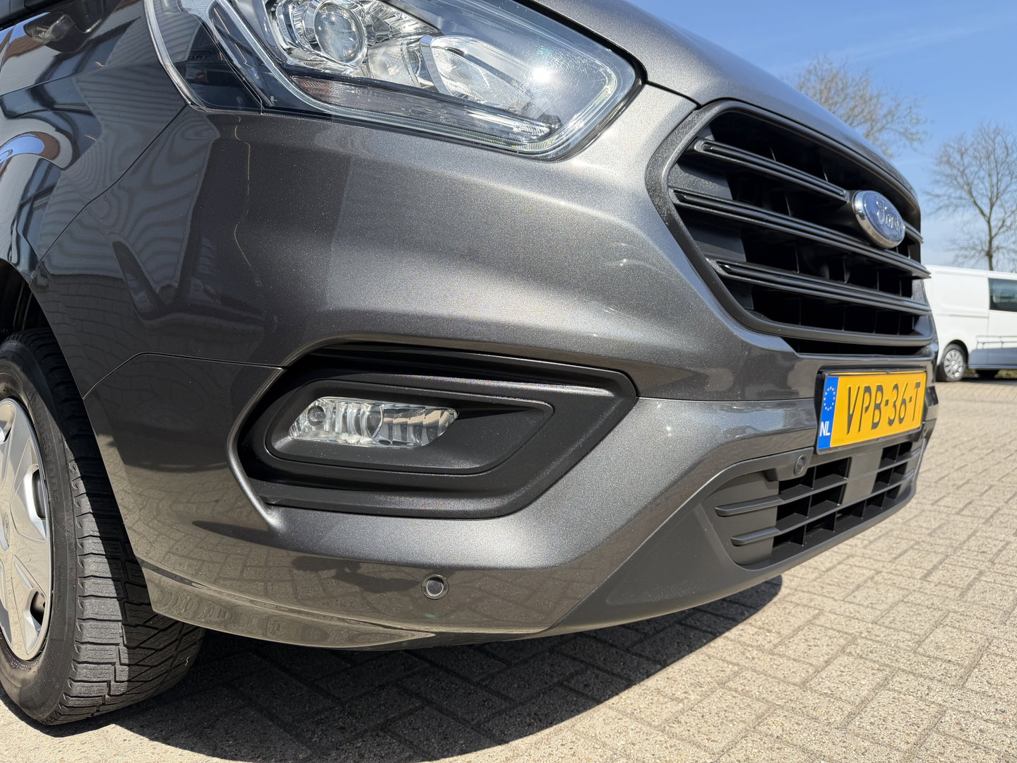 Ford Transit Custom 300 2.0 TDCI L2H1 Trend / vaste prijs rijklaar € 21.950 ex btw / dubbele schuifdeur / lease vanaf € 358 / airco / cruise / camera / pdc voor en achter / euro 6 / bpm vrij