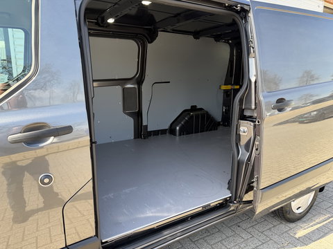 Ford Transit Custom 300 2.0 TDCI L2H1 Trend / vaste prijs rijklaar € 21.950 ex btw / dubbele schuifdeur / lease vanaf € 358 / airco / cruise / camera / pdc voor en achter / euro 6 / bpm vrij