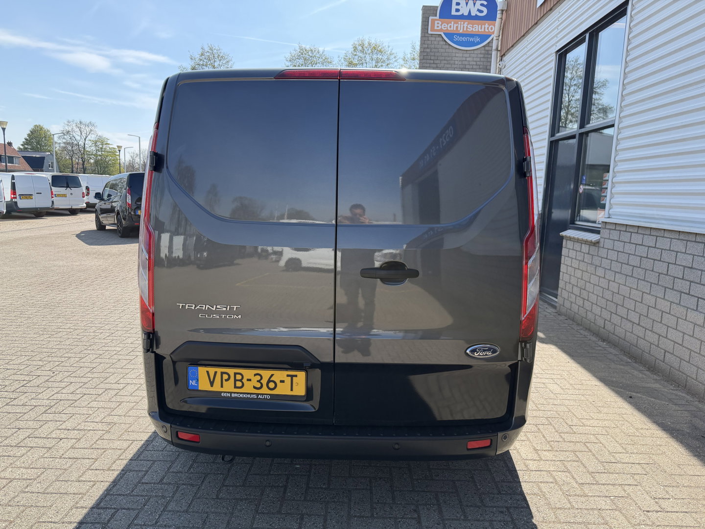 Ford Transit Custom 300 2.0 TDCI L2H1 Trend / vaste prijs rijklaar € 21.950 ex btw / dubbele schuifdeur / lease vanaf € 358 / airco / cruise / camera / pdc voor en achter / euro 6 / bpm vrij