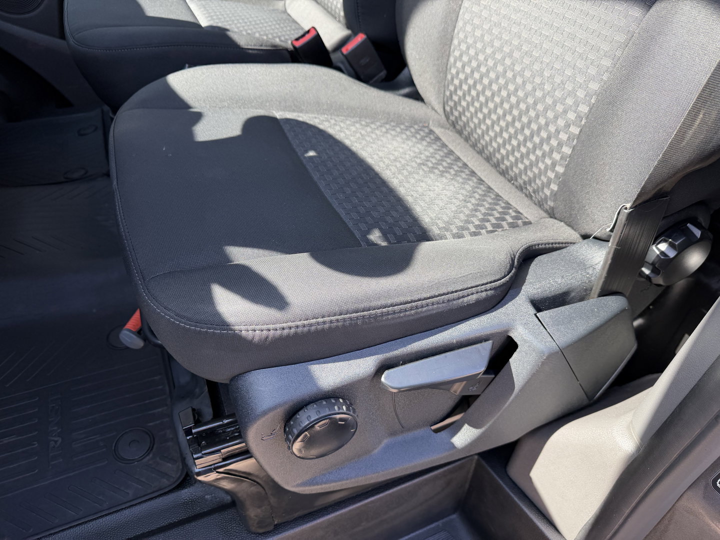 Ford Transit Custom 300 2.0 TDCI L2H1 Trend / vaste prijs rijklaar € 21.950 ex btw / dubbele schuifdeur / lease vanaf € 358 / airco / cruise / camera / pdc voor en achter / euro 6 / bpm vrij