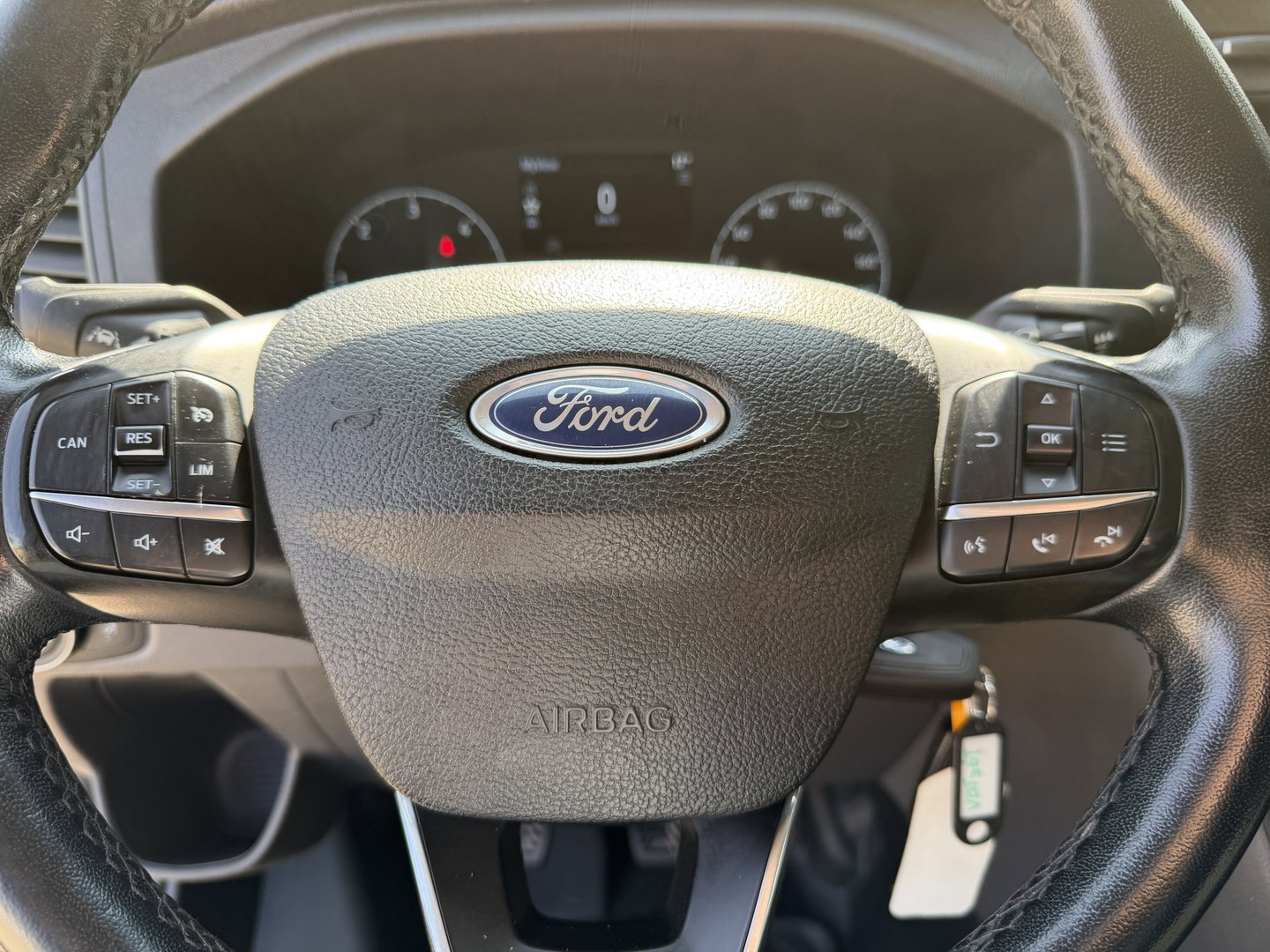 Ford Transit Custom 300 2.0 TDCI L2H1 Trend / vaste prijs rijklaar € 21.950 ex btw / dubbele schuifdeur / lease vanaf € 358 / airco / cruise / camera / pdc voor en achter / euro 6 / bpm vrij