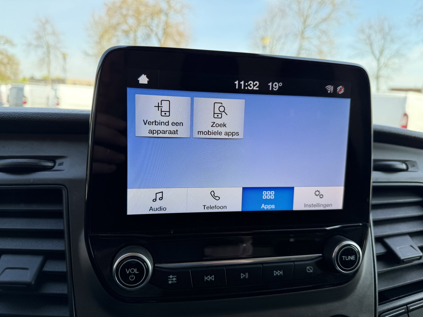 Ford Transit Custom 300 2.0 TDCI L2H1 Trend / vaste prijs rijklaar € 21.950 ex btw / dubbele schuifdeur / lease vanaf € 358 / airco / cruise / camera / pdc voor en achter / euro 6 / bpm vrij