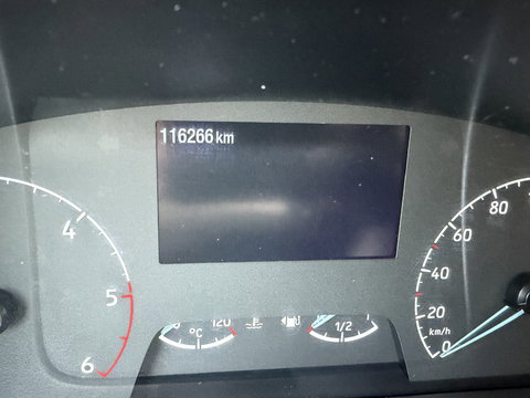 Ford Transit Custom 300 2.0 TDCI 130pk L2H1 Trend / vaste prijs rijklaar € 17.950 ex btw / ingerichte laadruimte / euro 6 / bpm vrij / trekhaak 2800 kg / airco / cruise / navigatie / camera !