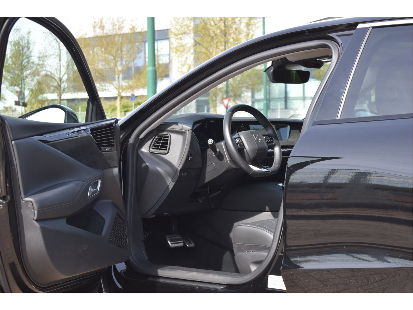 DS DS 4 1.2 PureTech Etoile Drive Assist Pack | Zeer vol | Keyless | HUD | 360 gr.camera | Open dak | Massagestoelen | Full LED