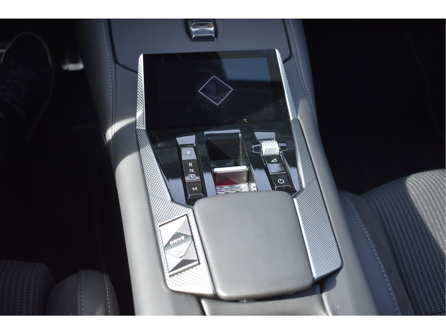 DS DS 4 1.2 PureTech Etoile Drive Assist Pack | Zeer vol | Keyless | HUD | 360 gr.camera | Open dak | Massagestoelen | Full LED