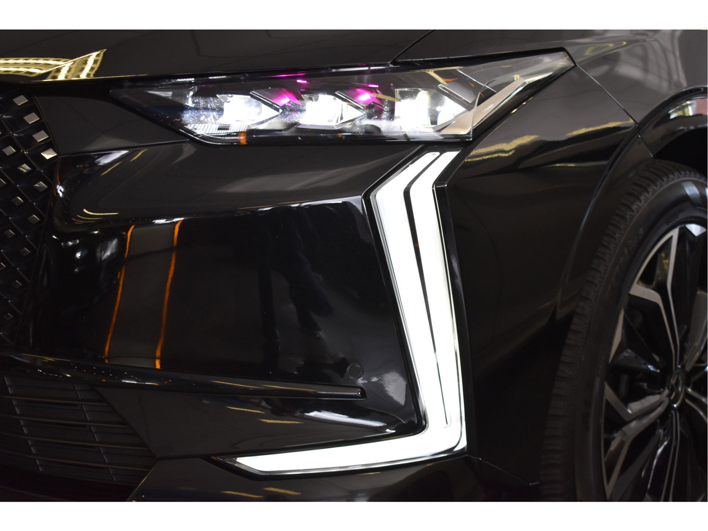 DS DS 4 1.2 PureTech Etoile Drive Assist Pack | Zeer vol | Keyless | HUD | 360 gr.camera | Open dak | Massagestoelen | Full LED