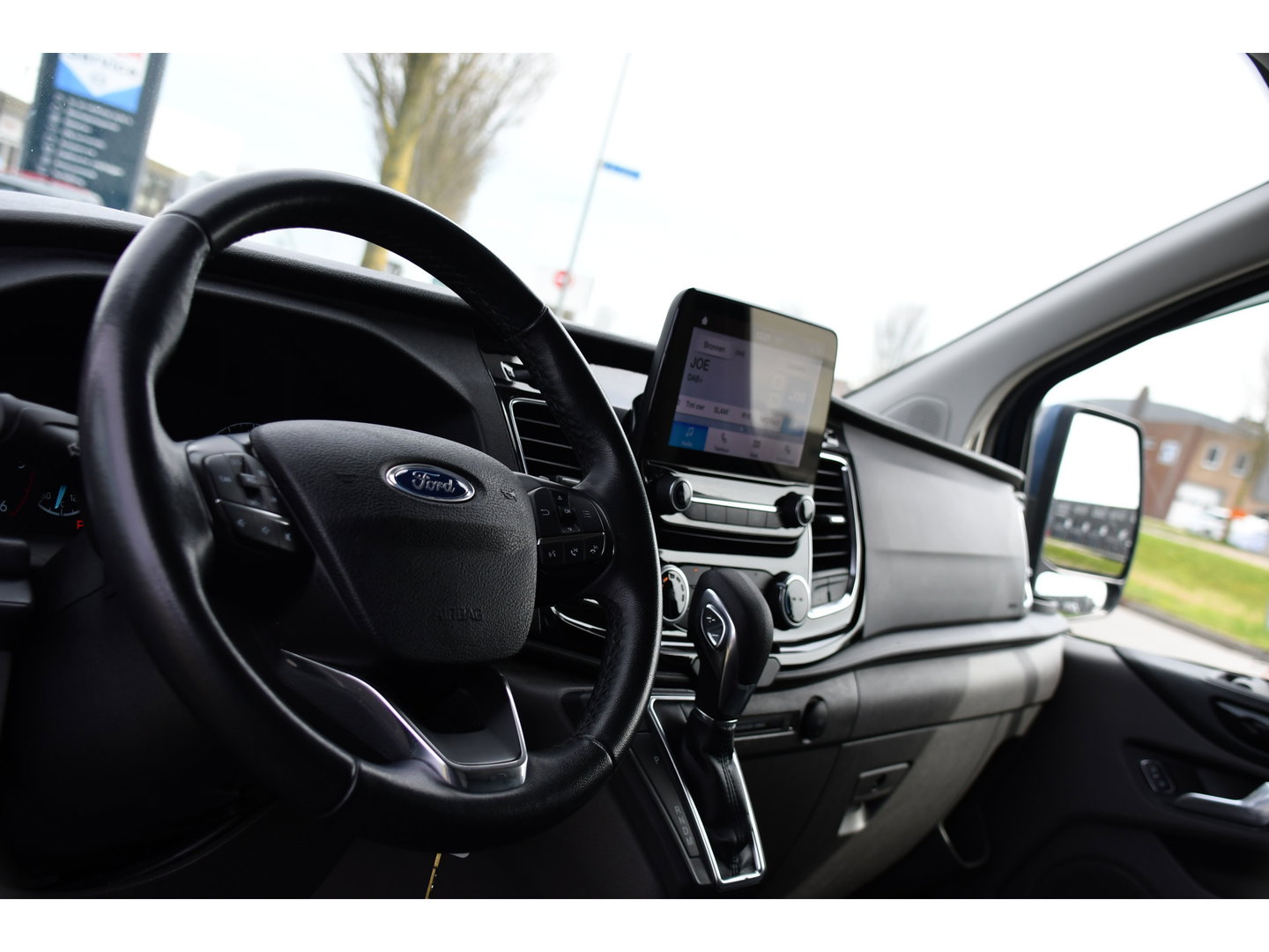 Ford Transit Custom 2.0 TDCI L1H1 Sport Edition Camera, Cruise, Carplay, 130pk, Sensoren, Trekhaak, Leder, LED, 2 x Schuifdeur, Stoelverwarming, Uniek!