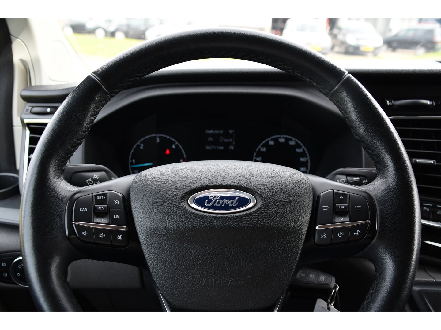 Ford Transit Custom 2.0 TDCI L1H1 Sport Edition Camera, Cruise, Carplay, 130pk, Sensoren, Trekhaak, Leder, LED, 2 x Schuifdeur, Stoelverwarming, Uniek!