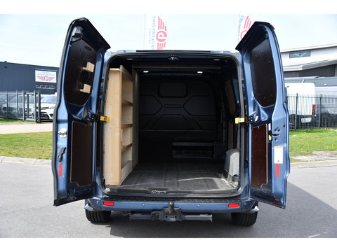 Ford Transit Custom 2.0 TDCI L1H1 Sport Edition Camera, Cruise, Carplay, 130pk, Sensoren, Trekhaak, Leder, LED, 2 x Schuifdeur, Stoelverwarming, Uniek!