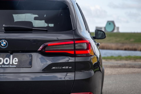 BMW X5 xDrive45e High Executive CARPLAY / CAMERA / DEALER ONDERHOUDEN / BRUIN LEER / STOELVERWARMING