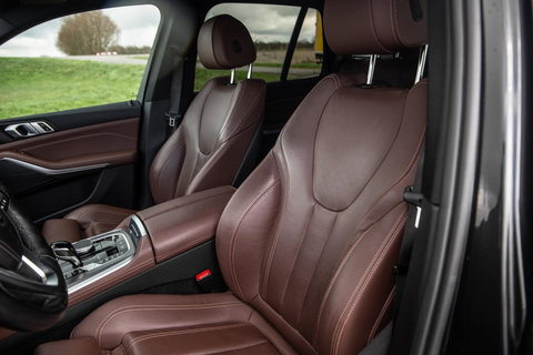 BMW X5 xDrive45e High Executive CARPLAY / CAMERA / DEALER ONDERHOUDEN / BRUIN LEER / STOELVERWARMING