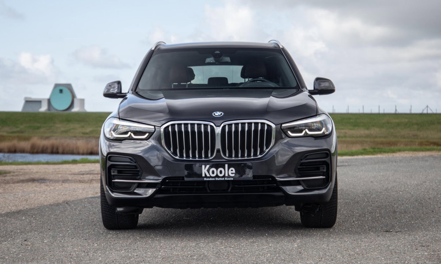 BMW X5 xDrive45e High Executive CARPLAY / CAMERA / DEALER ONDERHOUDEN / BRUIN LEER / STOELVERWARMING