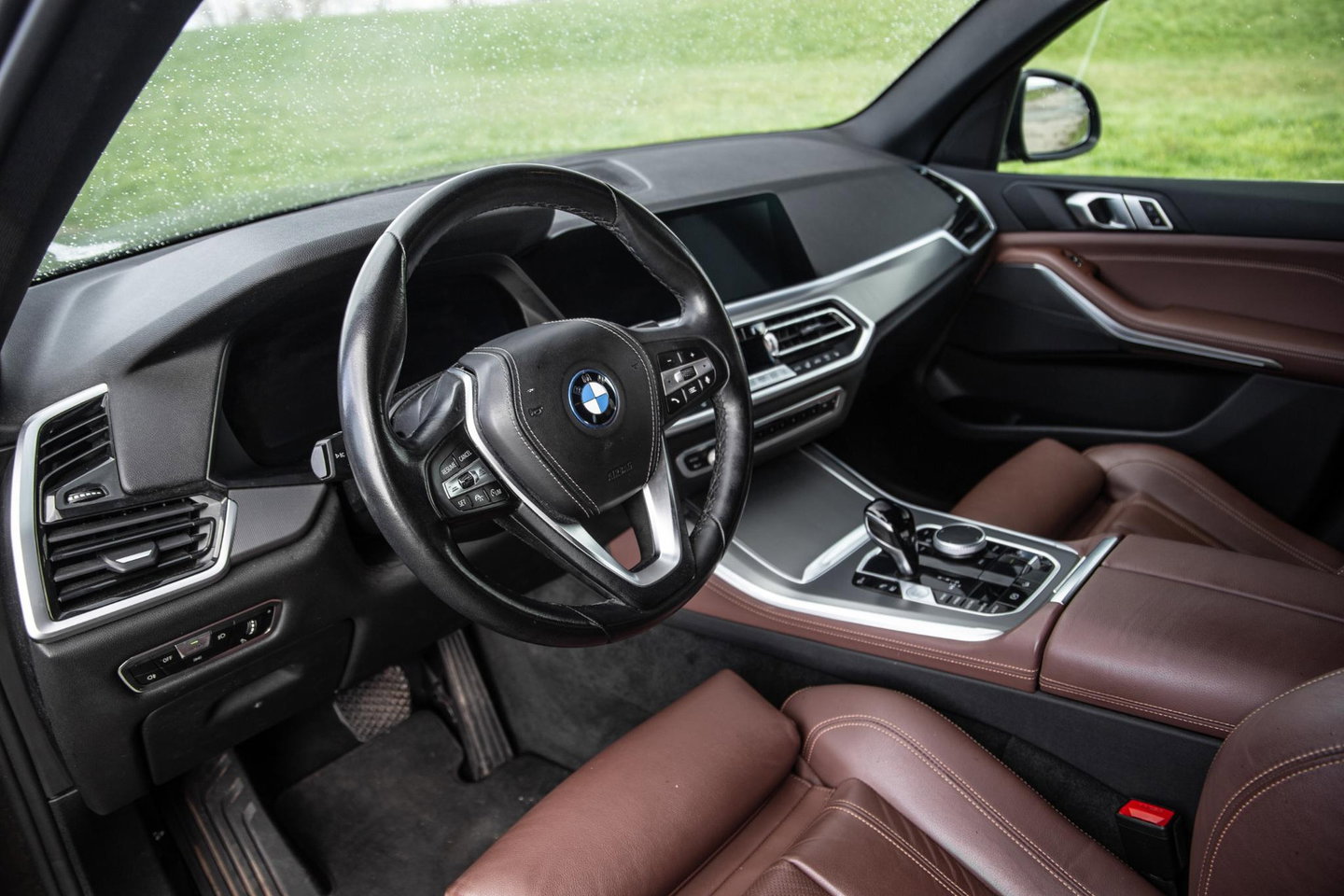 BMW X5 xDrive45e High Executive CARPLAY / CAMERA / DEALER ONDERHOUDEN / BRUIN LEER / STOELVERWARMING