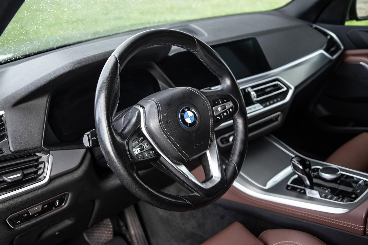 BMW X5 xDrive45e High Executive CARPLAY / CAMERA / DEALER ONDERHOUDEN / BRUIN LEER / STOELVERWARMING