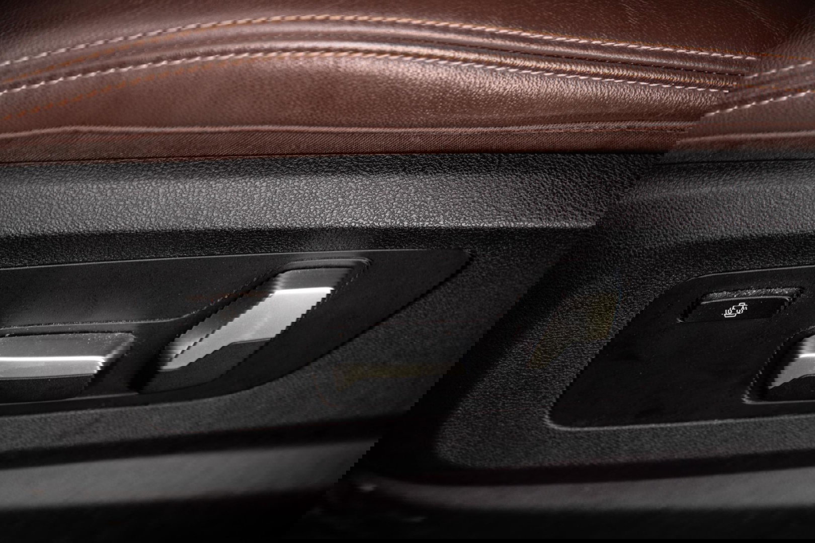 BMW X5 xDrive45e High Executive CARPLAY / CAMERA / DEALER ONDERHOUDEN / BRUIN LEER / STOELVERWARMING