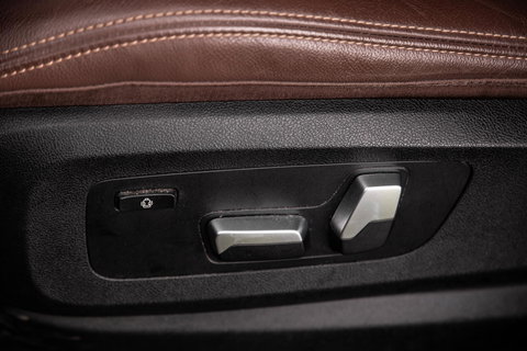 BMW X5 xDrive45e High Executive CARPLAY / CAMERA / DEALER ONDERHOUDEN / BRUIN LEER / STOELVERWARMING