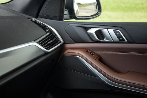 BMW X5 xDrive45e High Executive CARPLAY / CAMERA / DEALER ONDERHOUDEN / BRUIN LEER / STOELVERWARMING