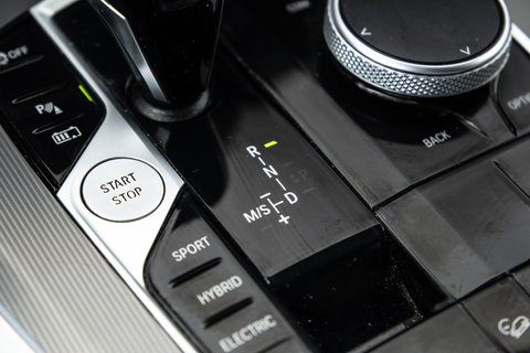 BMW X5 xDrive45e High Executive CARPLAY / CAMERA / DEALER ONDERHOUDEN / BRUIN LEER / STOELVERWARMING