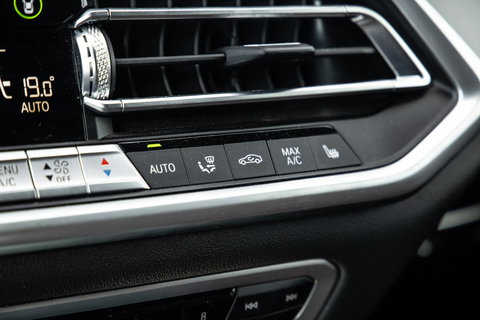 BMW X5 xDrive45e High Executive CARPLAY / CAMERA / DEALER ONDERHOUDEN / BRUIN LEER / STOELVERWARMING