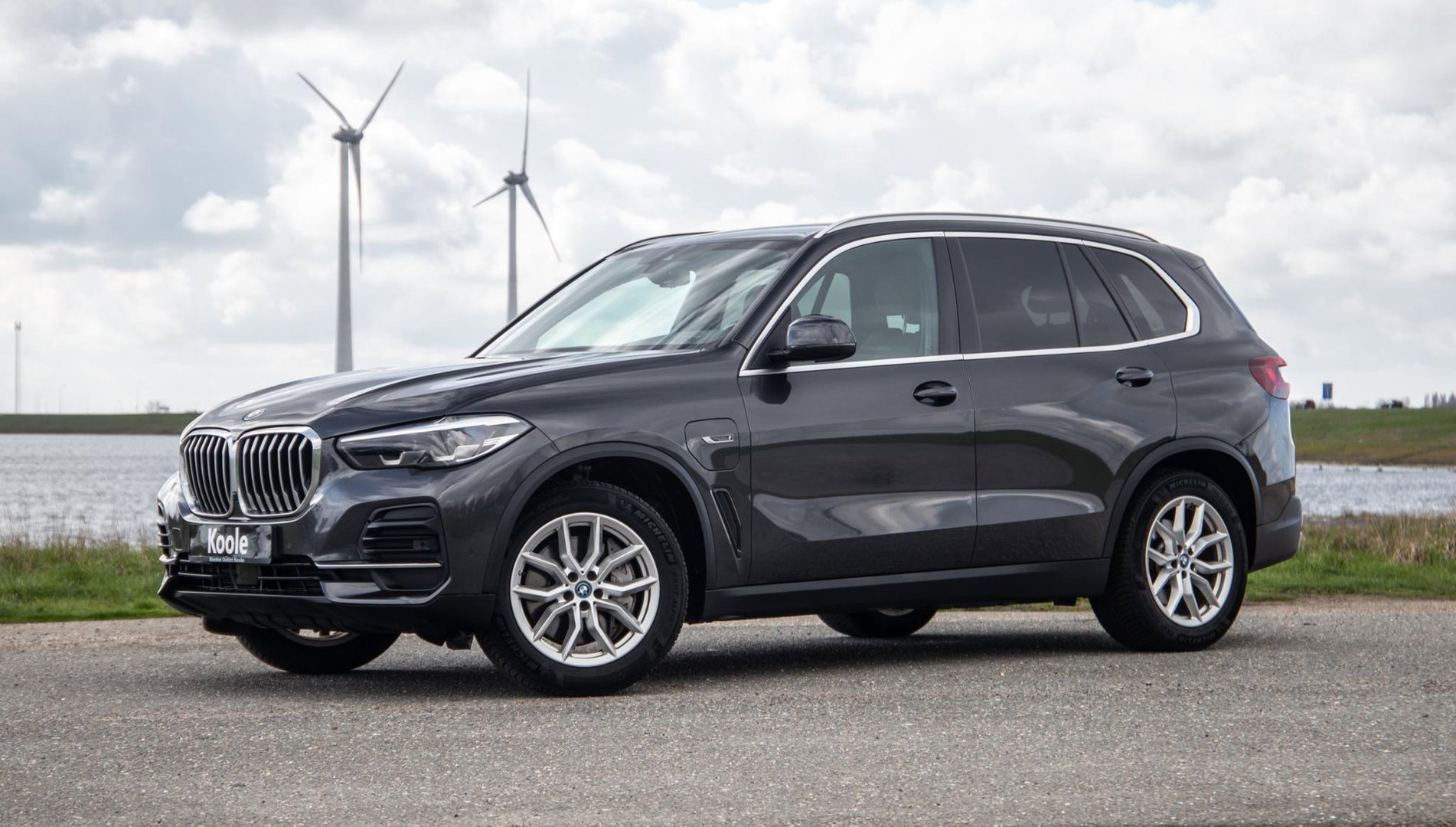 BMW X5 xDrive45e High Executive CARPLAY / CAMERA / DEALER ONDERHOUDEN / BRUIN LEER / STOELVERWARMING