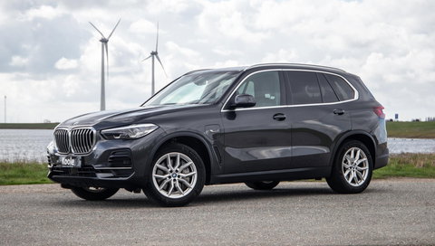 BMW X5 xDrive45e High Executive CARPLAY / CAMERA / DEALER ONDERHOUDEN / BRUIN LEER / STOELVERWARMING