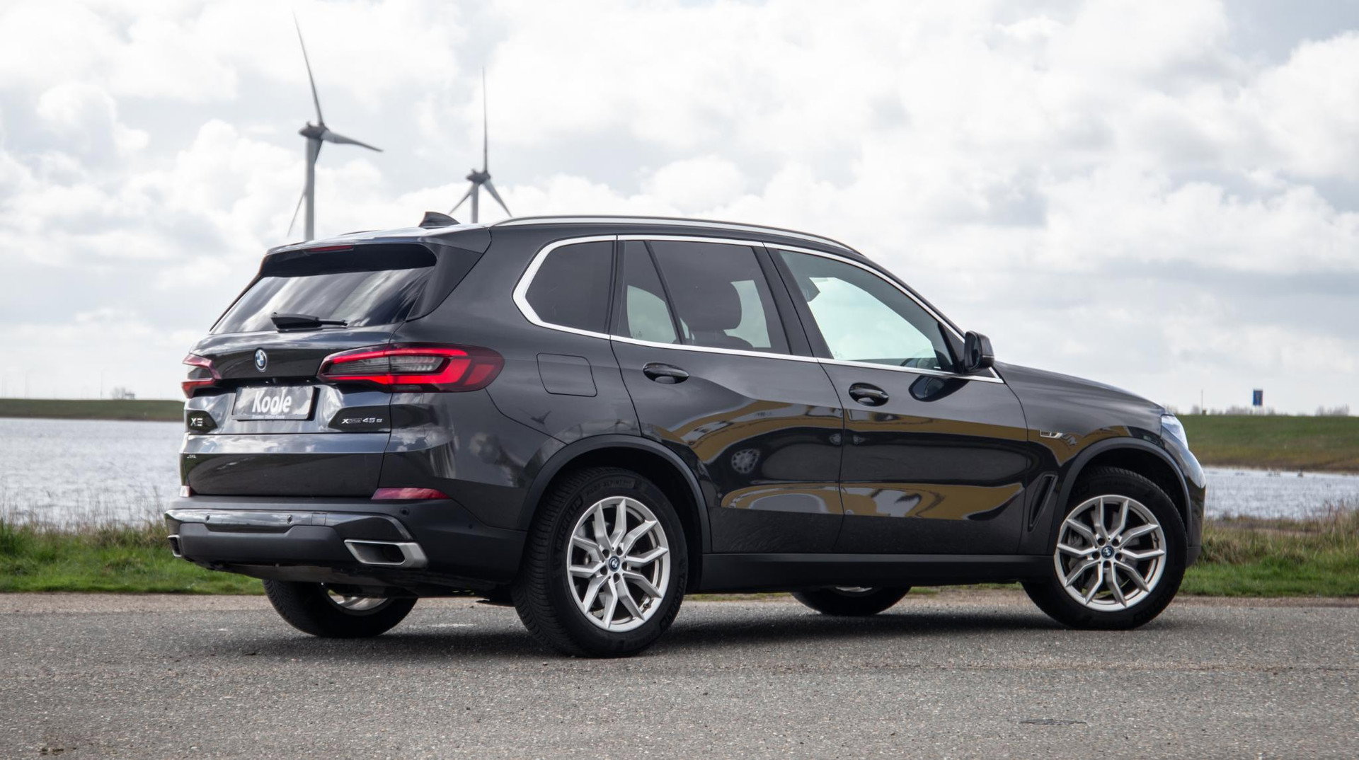 BMW X5 xDrive45e High Executive CARPLAY / CAMERA / DEALER ONDERHOUDEN / BRUIN LEER / STOELVERWARMING