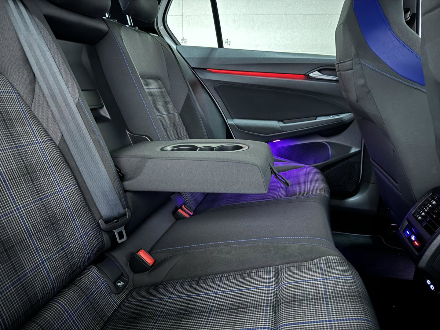 Volkswagen Golf 1.4 eHybrid GTE Pano IQ.Light Virtual HUD Sfeer