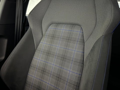 Volkswagen Golf 1.4 eHybrid GTE Pano IQ.Light Virtual HUD Sfeer