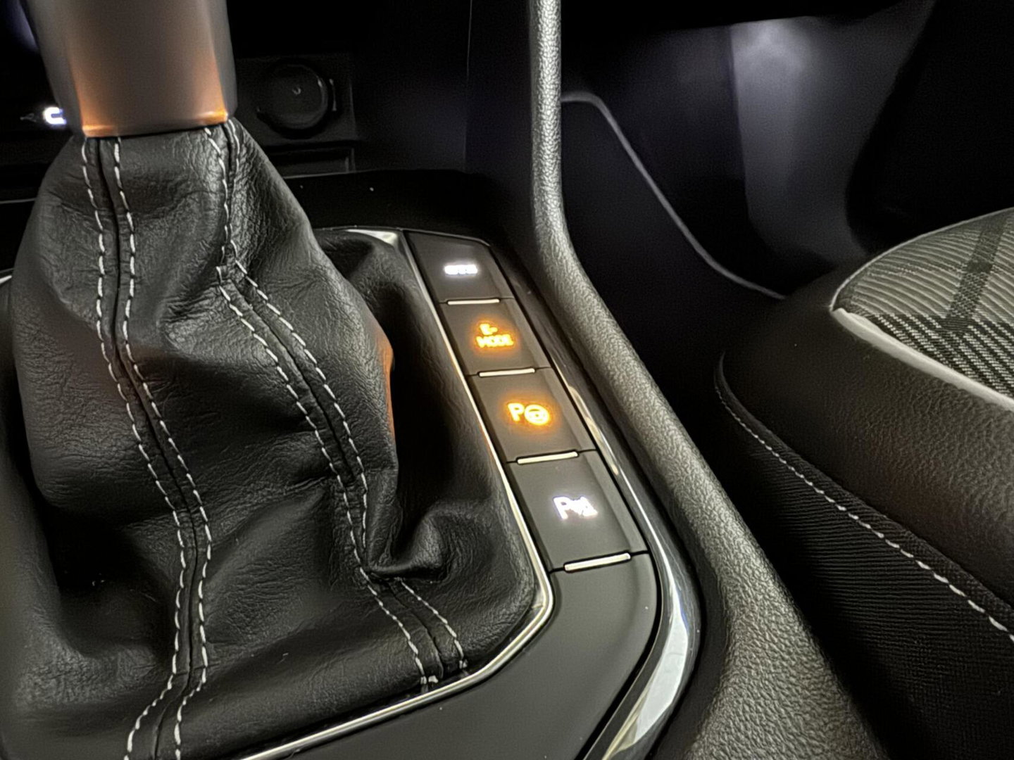 Volkswagen Tiguan 1.4 TSI eHybrid Black Style R-Line Pano Sfeer Carplay Camera