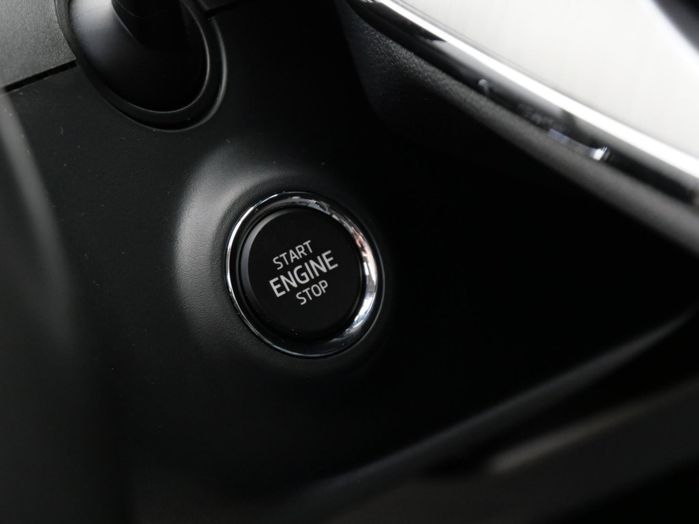 Škoda Enyaq iV 60/ WARMTEPOMP/ TREKHAAK/ COMFORT PACK/ CLIMATE PACK/ PARKEER PACK/ SOH 92%