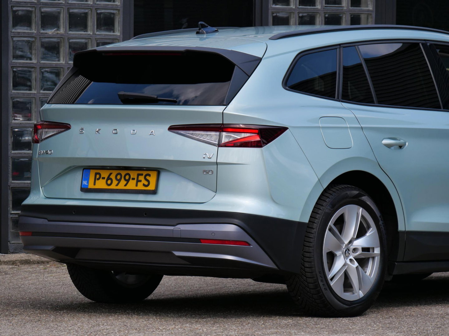 Škoda Enyaq iV 60/ WARMTEPOMP/ TREKHAAK/ COMFORT PACK/ CLIMATE PACK/ PARKEER PACK/ SOH 92%