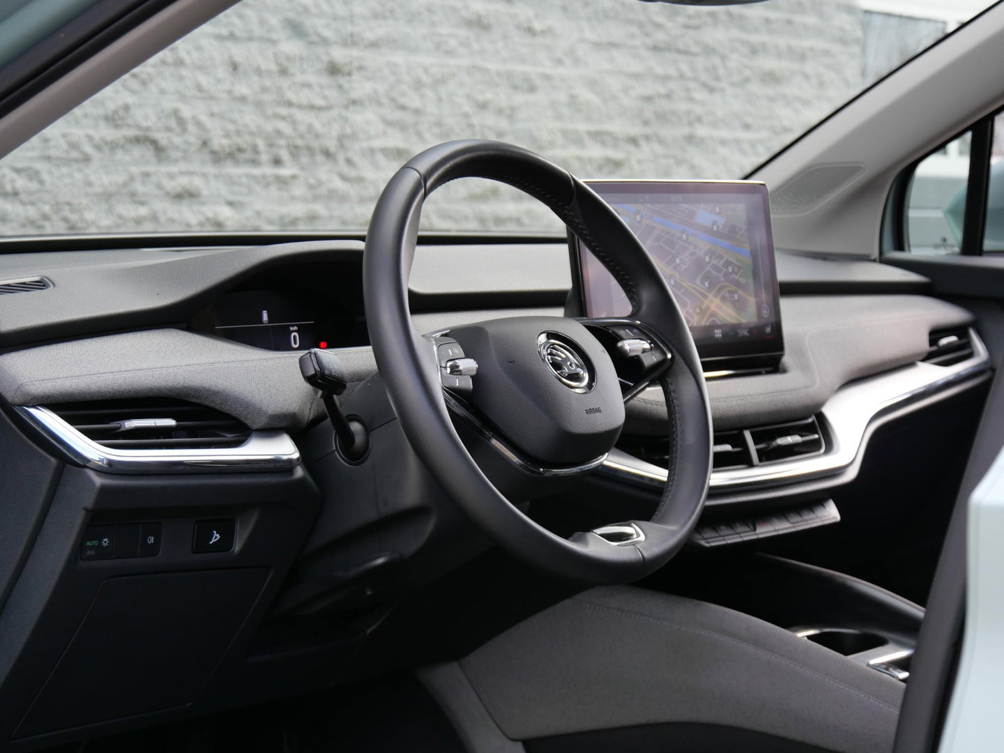 Škoda Enyaq iV 60/ WARMTEPOMP/ TREKHAAK/ COMFORT PACK/ CLIMATE PACK/ PARKEER PACK/ SOH 92%