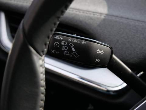 Škoda Enyaq iV 60/ WARMTEPOMP/ TREKHAAK/ COMFORT PACK/ CLIMATE PACK/ PARKEER PACK/ SOH 92%