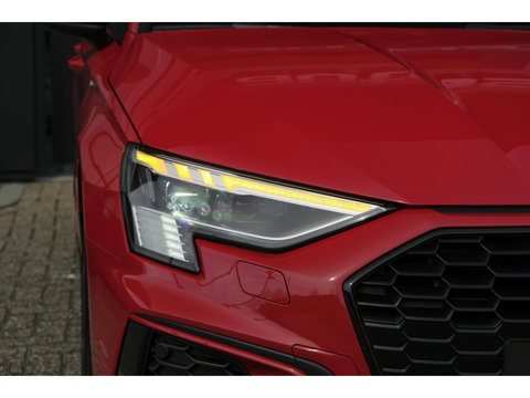 Audi A3 Sportback 35 TFSI 150pk S-Line Edition one Panoramadak B&O Sfeerverlichting Matrix led 1e Eigenaar