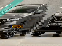 Nissan QASHQAI - 1.3 DIG-T Sport 159Pk Automaat (PANORAMADAK, NAVIGATIE, 360 CAMERA, TREKHAAK, SPORTSTOELEN, GETINT GLAS, KEYLESS, NIEUWSTAAT)