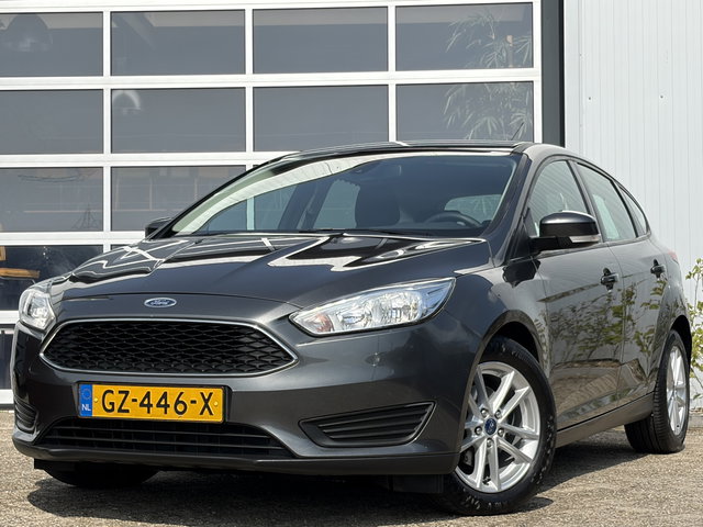 Ford Focus - 1.0 Trend Edition 100pk | Airco | Bluetooth | Cruise control | Navigatiesysteem | Parkeersensor achter | Sync 2 Systeem | Dealer onderhouden!