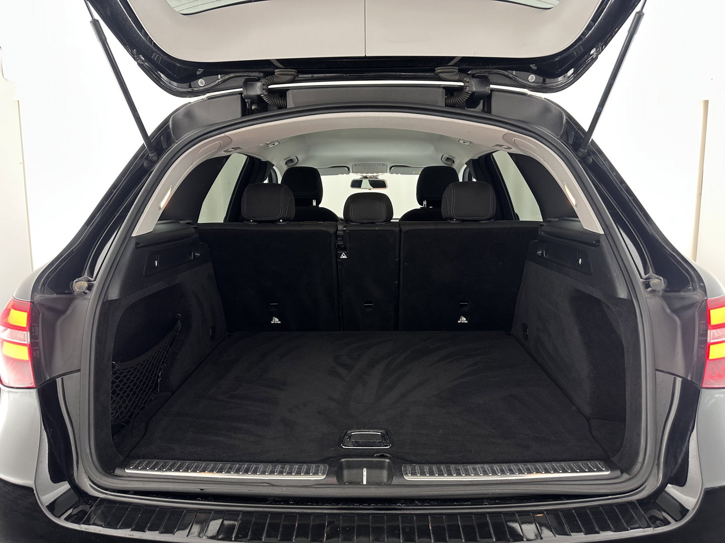 Mercedes-Benz GLC 220 d 4MATIC Ambition Aut. *FULL-LED | HEATED-COMFORTSEATS | BURMESTER-AUDIO | NAVI-FULLMAP | PRIVACY-GLASS | SHIFTPADDLES | ECC | PDC | CRUISE | 17''ALU*