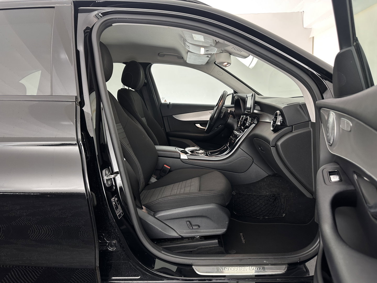 Mercedes-Benz GLC 220 d 4MATIC Ambition Aut. *FULL-LED | HEATED-COMFORTSEATS | BURMESTER-AUDIO | NAVI-FULLMAP | PRIVACY-GLASS | SHIFTPADDLES | ECC | PDC | CRUISE | 17''ALU*