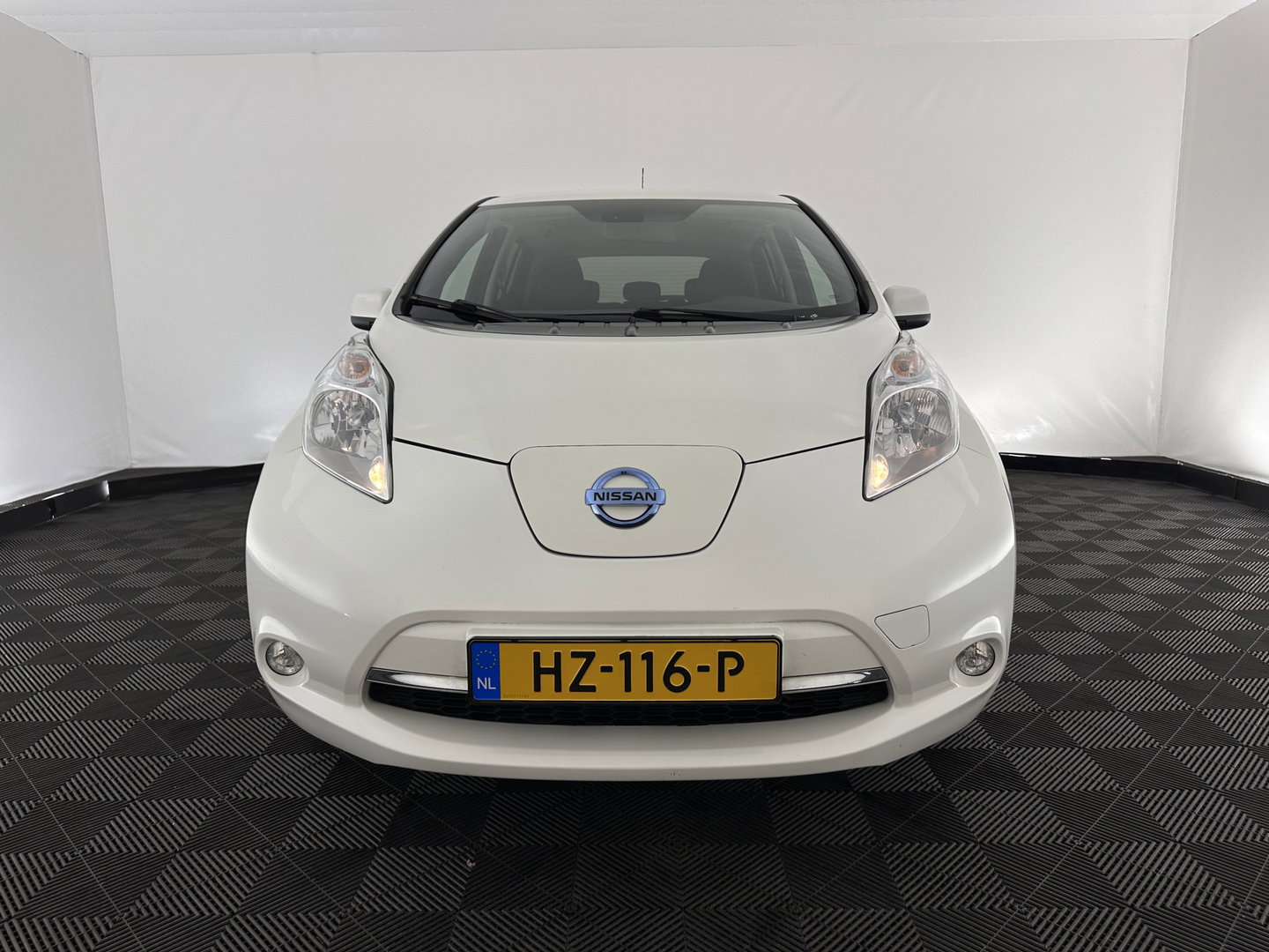 Nissan Leaf Acenta 30 kWh (INCL-BTW) *HEATPUMP | NAVI-FULLMAP | MICROFIBRE | DAB | CAMERA | DIGI-COCKPIT | KEYLESS | CRUISE | DIGI-COCKPIT | HEATED-COMFORTSEATS | PRIVACYGLASS | KEYLESS | 16"ALU*