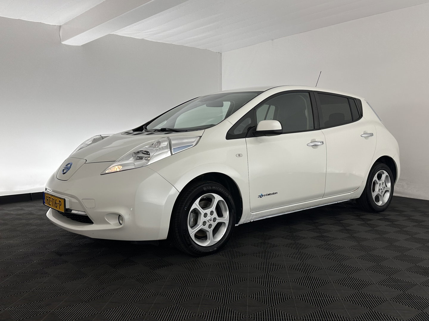Nissan Leaf Acenta 30 kWh (INCL-BTW) *HEATPUMP | NAVI-FULLMAP | MICROFIBRE | DAB | CAMERA | DIGI-COCKPIT | KEYLESS | CRUISE | DIGI-COCKPIT | HEATED-COMFORTSEATS | PRIVACYGLASS | KEYLESS | 16"ALU*